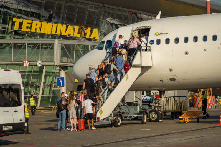 Мурманск калининград сколько лететь